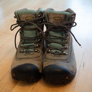 Women's Keen Revel Winter Hiking Boots